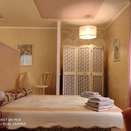 Apartments Domovik Latorichnaya,3 Мукачеве Екстериор снимка