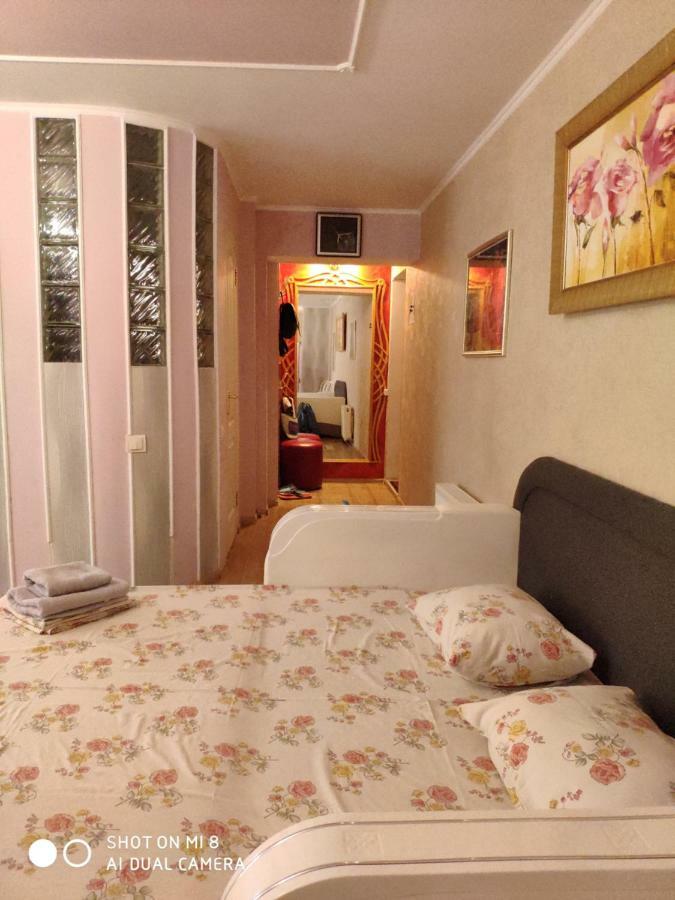 Apartments Domovik Latorichnaya,3 Мукачеве Екстериор снимка
