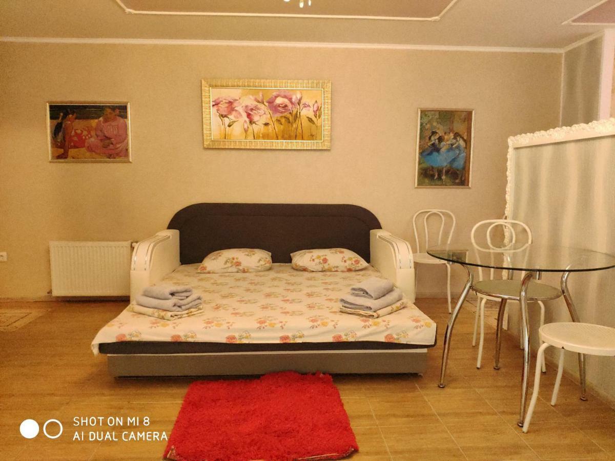 Apartments Domovik Latorichnaya,3 Мукачеве Екстериор снимка
